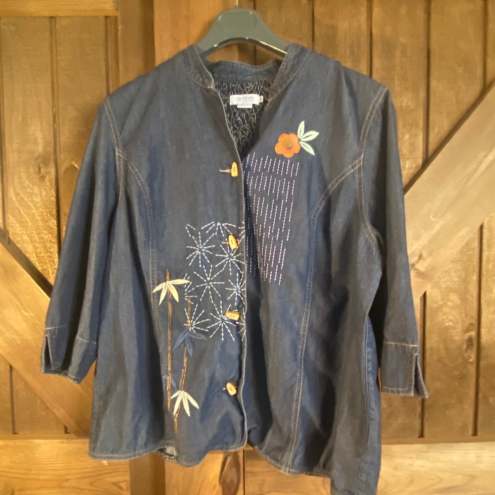 City Blues by Koret Denim Jacket Womens 18W Blue Excellent Embroidered Toggle